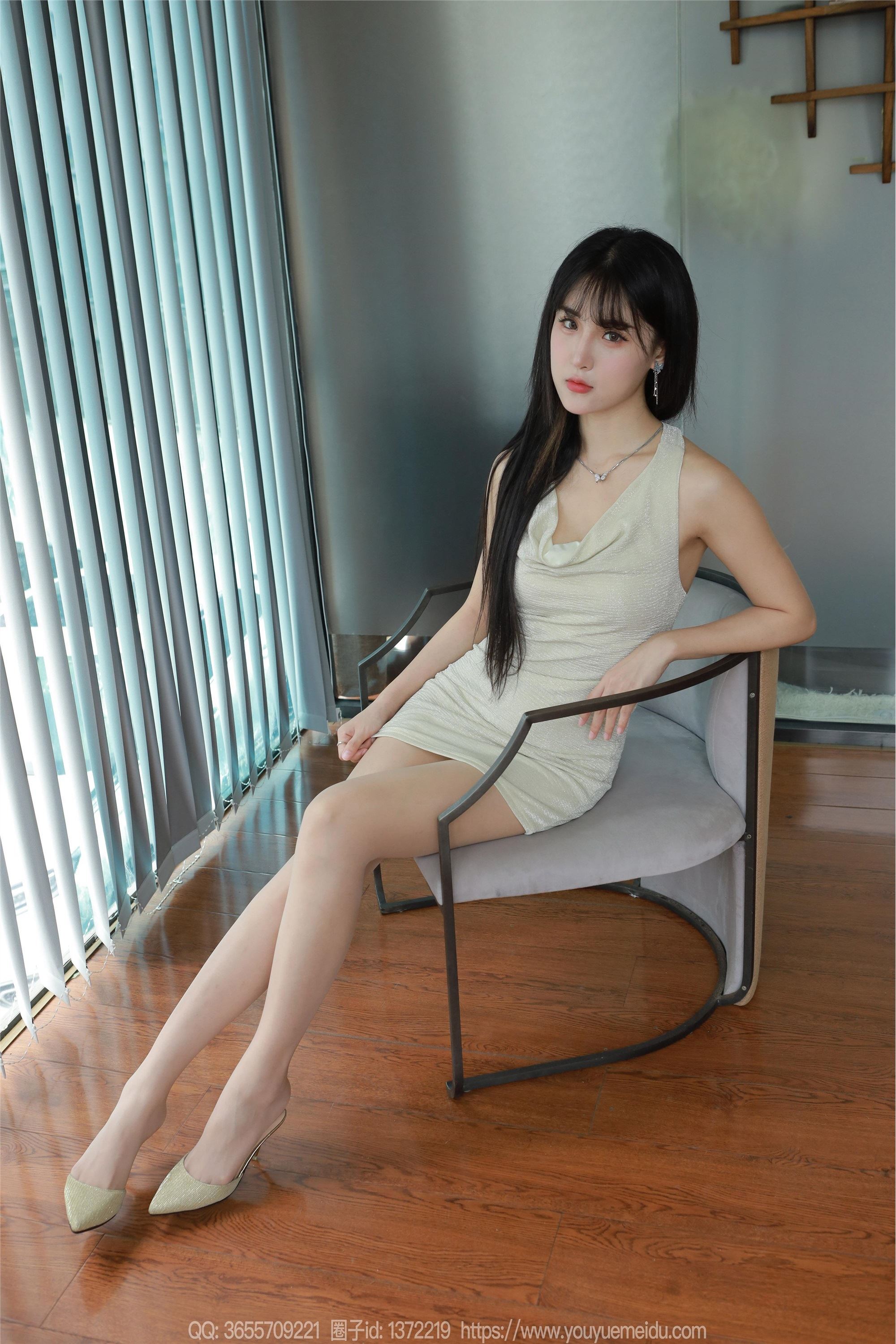 IESS异思趣向  2024.05.31 丝享家 1756 小宝《挂脖包臀裙》